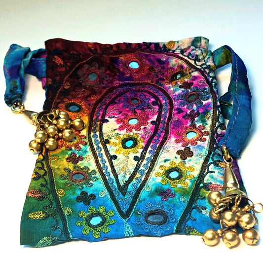 Recycled Sari Products Empowering Victims of Human Trafficking